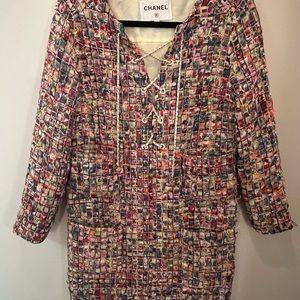 Chanel Ss22 tweed mini skirt silk lined pockets chain leather detail 36